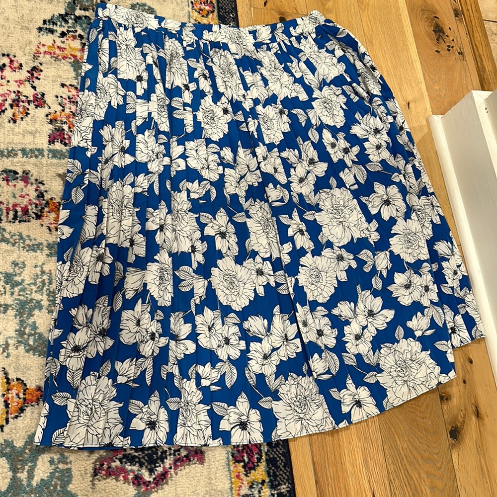 Banana republic pleated elastic waist floral skirt